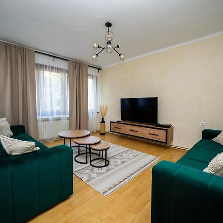 Cozy One-Bedroom Apartment Near City Center Saraievo Exterior foto